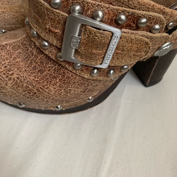 Clogs - Picture 2 of 4